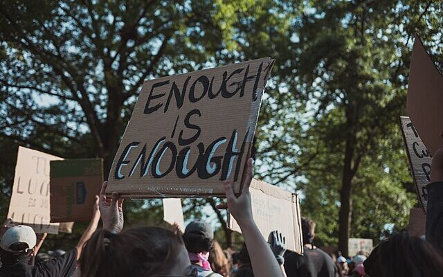 Paid protesters in Washington DC unrest near White House amid political tensions