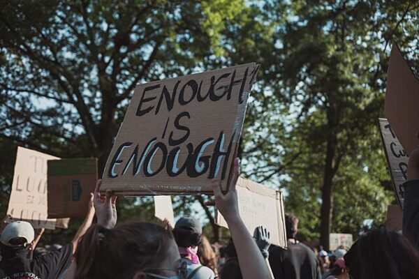 Paid protesters in Washington DC unrest near White House amid political tensions